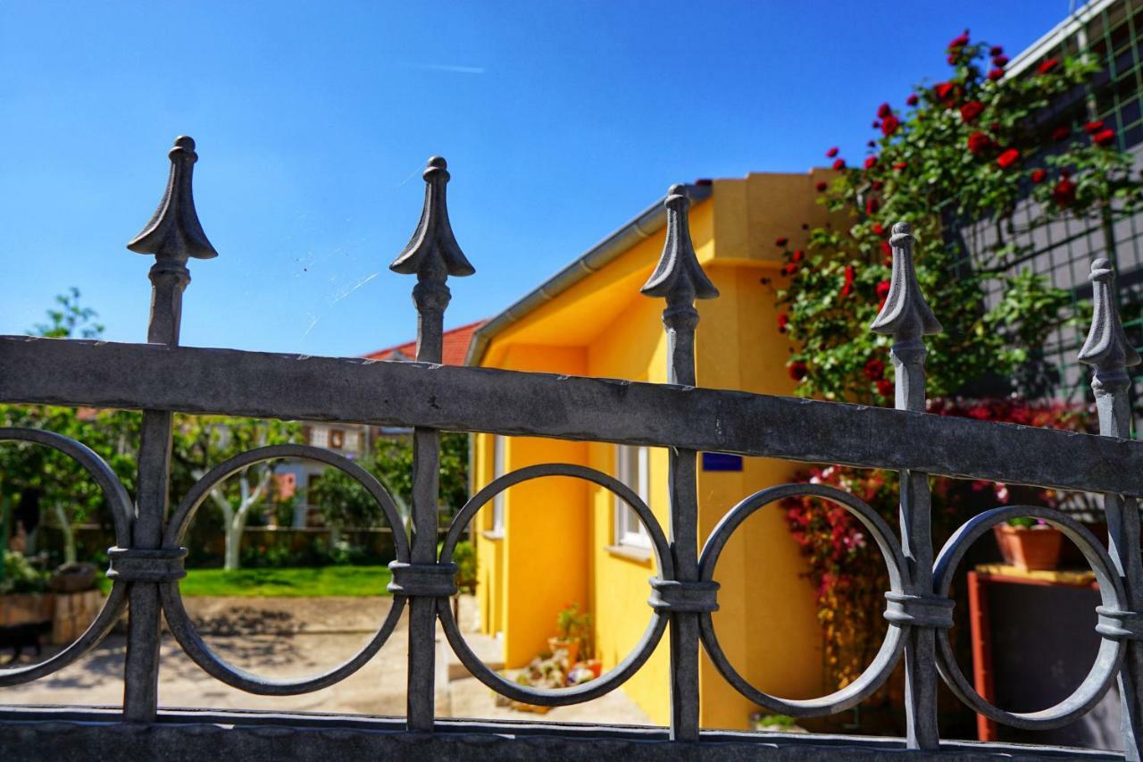Apartman Cro Garden Apartment Zadar Ngoại thất bức ảnh